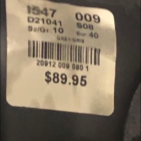 BNWT Grey Suede Boots with Bow - Picture 3 of 3